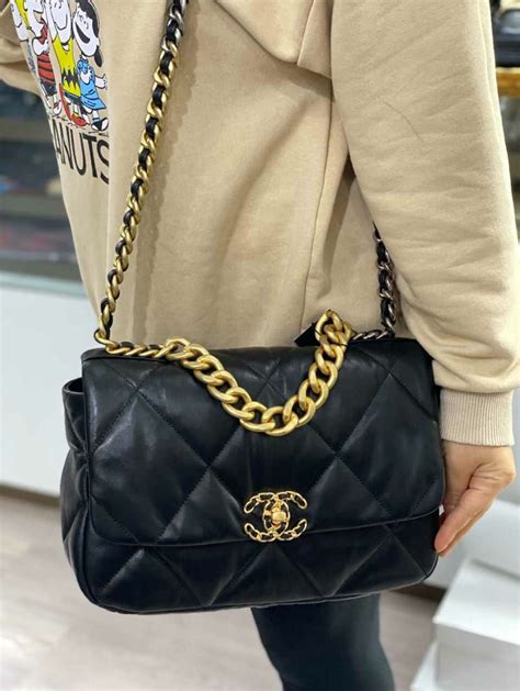 chanel 19 bag 30cm